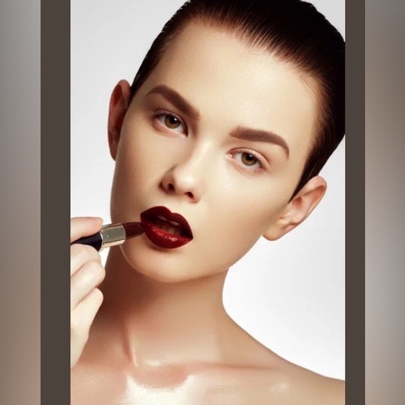 12/31 Co Hosting a Posh Party 🥳 - Picture 4 of 10